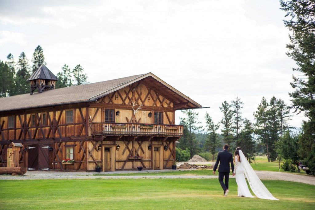 LACE WEDDING DRESSES 