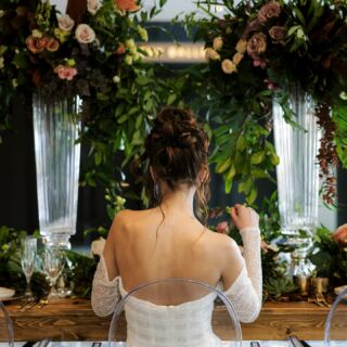 You know it’s a good day when the editorial photos from the #blushbridalshow land in your inbox. Tap to see the list of dream team vendors! 

Photographer: @lucier.photography 
Venue: @jwmarriottedm 
Floral: @corychristopher 
Rentals: @specialeventrentals 
Hair and Make Up: @blackpinproject 
Gown: @thebridalboutique 
Model: @stefanie__derksen.